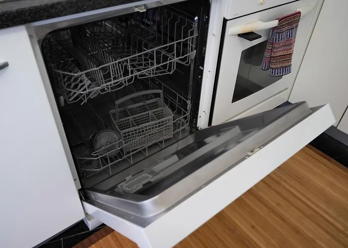 Wander Unwind - Wine Cellars * Vila Nova de Gaia