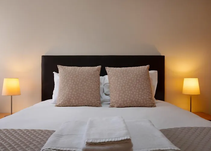 Wander Unwind - Wine Cellars Vila Nova de Gaia