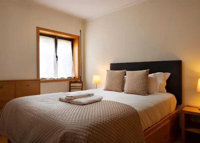 Wander Unwind - Wine Cellars Vila Nova de Gaia