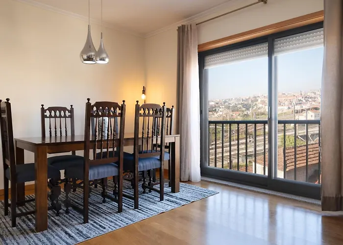 Wander Unwind - Wine Cellars * Vila Nova de Gaia