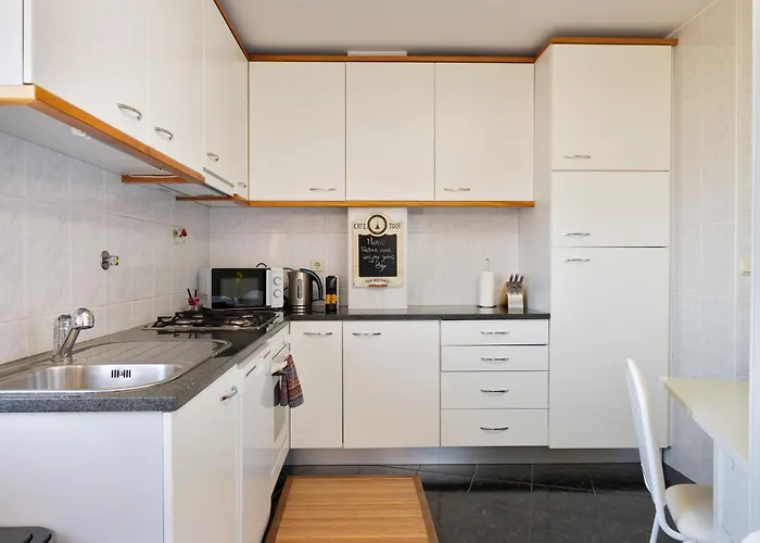 Wander Unwind - Wine Cellars * Vila Nova de Gaia